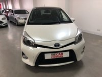 USED 2013 63 TOYOTA YARIS 1.5 HYBRID TREND 5d 61 BHP * FREE ROAD TAX * HYBRID * PANORAMIC ROOF * PRIVACY GLASS * CLIMATE CONTROL *