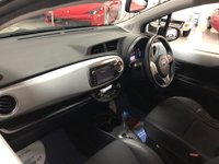 USED 2013 63 TOYOTA YARIS 1.5 HYBRID TREND 5d 61 BHP * FREE ROAD TAX * HYBRID * PANORAMIC ROOF * PRIVACY GLASS * CLIMATE CONTROL *