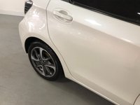 USED 2013 63 TOYOTA YARIS 1.5 HYBRID TREND 5d 61 BHP * FREE ROAD TAX * HYBRID * PANORAMIC ROOF * PRIVACY GLASS * CLIMATE CONTROL *