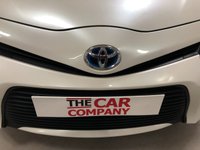 USED 2013 63 TOYOTA YARIS 1.5 HYBRID TREND 5d 61 BHP * FREE ROAD TAX * HYBRID * PANORAMIC ROOF * PRIVACY GLASS * CLIMATE CONTROL *