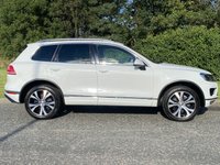 USED 2016 66 VOLKSWAGEN TOUAREG 3.0 V6 R-LINE TDI BLUEMOTION TECHNOLOGY 5d 259 BHP AWD AUTO Electric Glass Pan Roof  Nav