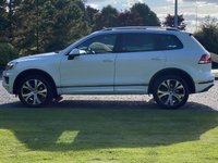 USED 2016 66 VOLKSWAGEN TOUAREG 3.0 V6 R-LINE TDI BLUEMOTION TECHNOLOGY 5d 259 BHP AWD AUTO Electric Glass Pan Roof  Nav