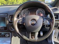 USED 2016 66 VOLKSWAGEN TOUAREG 3.0 V6 R-LINE TDI BLUEMOTION TECHNOLOGY 5d 259 BHP AWD AUTO Electric Glass Pan Roof  Nav