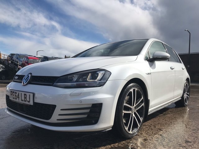 2014 64 VOLKSWAGEN GOLF 2.0 GTD 5d PANORAMIC SUNROOF 2 KEYS+&pound;20 ROAD TAX+SUNROOF+PANORAMIC ROOF+PRIVACY GLASS+CLIMATE+BLUETOOTH+USB+PARKING SENSORS+MEDIA+ALLOYS+AUX+DAB