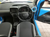 USED 2018 18 TOYOTA AYGO 1.0 VVT-I X-PLORE X-SHIFT 5d 69 BHP SAT NAV REAR VIEW CAMERA