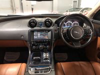 USED 2011 61 JAGUAR XJ 3.0 D V6 PORTFOLIO SWB 4d 275 BHP * PANORAMIC ROOF * CLIMATE CONTROL * NAVIGATION * PARKING SENSORS * 20 INCH ALLOYS *