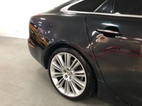 USED 2011 61 JAGUAR XJ 3.0 D V6 PORTFOLIO SWB 4d 275 BHP * PANORAMIC ROOF * CLIMATE CONTROL * NAVIGATION * PARKING SENSORS * 20 INCH ALLOYS *