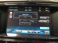 USED 2011 61 JAGUAR XJ 3.0 D V6 PORTFOLIO SWB 4d 275 BHP * PANORAMIC ROOF * CLIMATE CONTROL * NAVIGATION * PARKING SENSORS * 20 INCH ALLOYS *