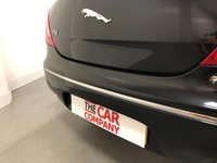 USED 2011 61 JAGUAR XJ 3.0 D V6 PORTFOLIO SWB 4d 275 BHP * PANORAMIC ROOF * CLIMATE CONTROL * NAVIGATION * PARKING SENSORS * 20 INCH ALLOYS *