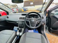 USED 2010 60 VAUXHALL MERIVA 1.4 SE 5d 98 BHP Full Panoramic Roof + Air Conditioning