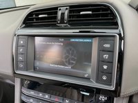 USED 2017 17 JAGUAR F-PACE 2.0 PORTFOLIO AWD 5d 178 BHP 