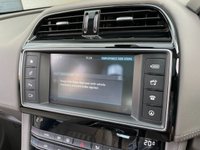 USED 2017 17 JAGUAR F-PACE 2.0 PORTFOLIO AWD 5d 178 BHP 