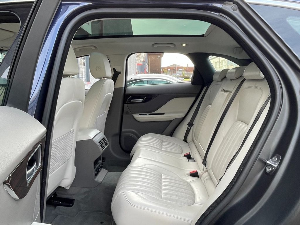 USED 2017 17 JAGUAR F-PACE 2.0 PORTFOLIO AWD 5d 178 BHP 
