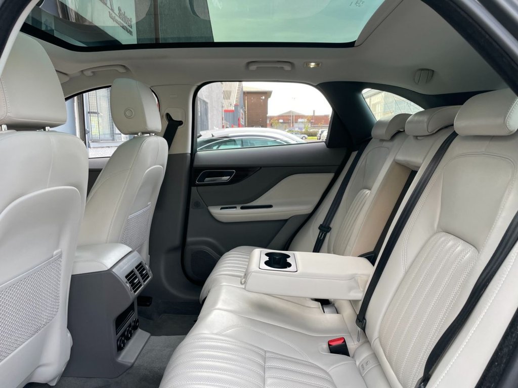 USED 2017 17 JAGUAR F-PACE 2.0 PORTFOLIO AWD 5d 178 BHP 