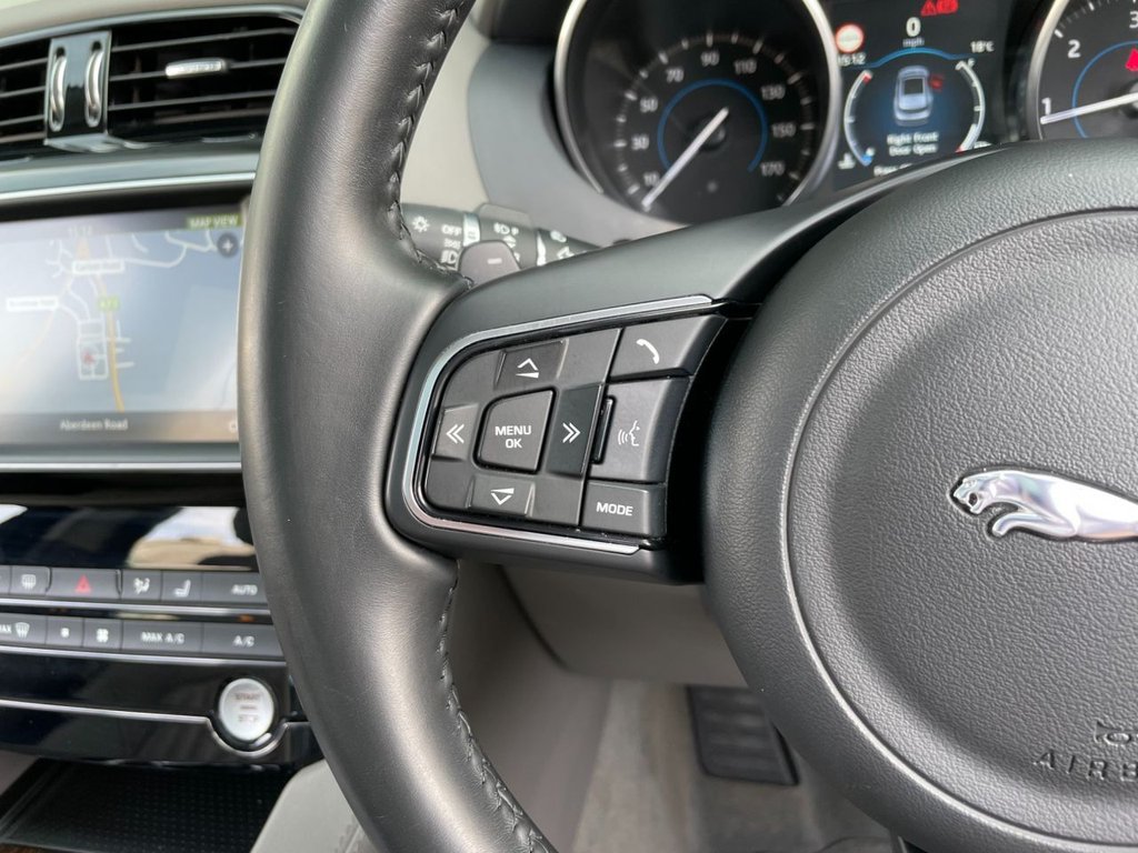 USED 2017 17 JAGUAR F-PACE 2.0 PORTFOLIO AWD 5d 178 BHP 