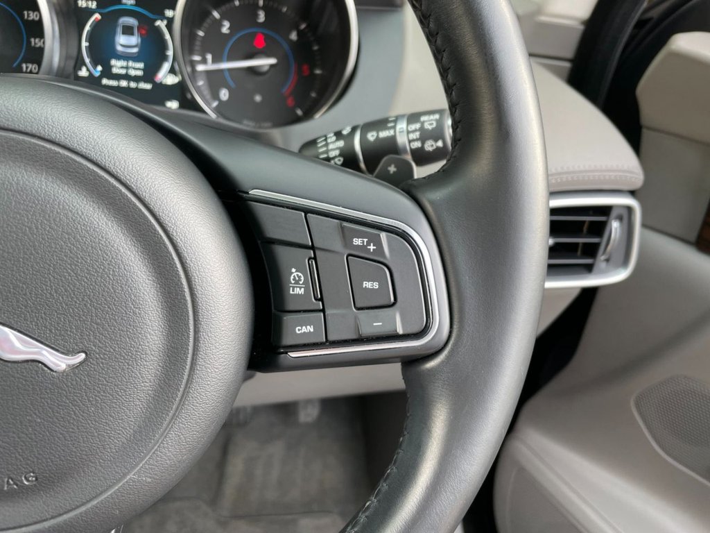 USED 2017 17 JAGUAR F-PACE 2.0 PORTFOLIO AWD 5d 178 BHP 