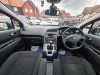 USED 2012 12 PEUGEOT 5008 1.6 HDI ALLURE 5d 112 BHP PEUGEOT 5008 1.6 HDI ALLURE 5d 112 BHP