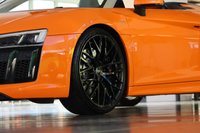 USED 2017 17 AUDI R8 5.2 SPYDER V10 QUATTRO 2d 533 BHP EXCLUSIVE "SOLAR ORANGE" PAINTWORK!