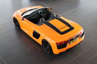 USED 2017 17 AUDI R8 5.2 SPYDER V10 QUATTRO 2d 533 BHP EXCLUSIVE "SOLAR ORANGE" PAINTWORK!