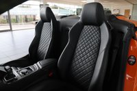 USED 2017 17 AUDI R8 5.2 SPYDER V10 QUATTRO 2d 533 BHP EXCLUSIVE "SOLAR ORANGE" PAINTWORK!