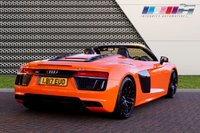 USED 2017 17 AUDI R8 5.2 SPYDER V10 QUATTRO 2d 533 BHP EXCLUSIVE "SOLAR ORANGE" PAINTWORK!