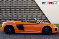 USED 2017 17 AUDI R8 5.2 SPYDER V10 QUATTRO 2d 533 BHP EXCLUSIVE "SOLAR ORANGE" PAINTWORK!