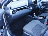 USED 2020 70 TOYOTA CHR 1.8 DESIGN 5d 121 BHP GENUINE MILEAGE AUTO ULEZ FREE