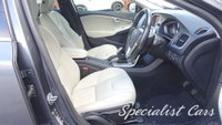 USED 2014 14 VOLVO V40 1.6 D2 SE LUX NAV 5d 113 BHP 