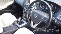USED 2014 14 VOLVO V40 1.6 D2 SE LUX NAV 5d 113 BHP 
