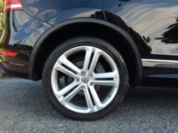 USED 2013 63 VOLKSWAGEN TOUAREG 3.0 V6 R-LINE TDI BLUEMOTION TECHNOLOGY 5d 242 BHP Full VW Service History - 21in Alloys - Air Suspension