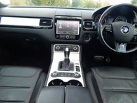 USED 2013 63 VOLKSWAGEN TOUAREG 3.0 V6 R-LINE TDI BLUEMOTION TECHNOLOGY 5d 242 BHP Full VW Service History - 21in Alloys - Air Suspension