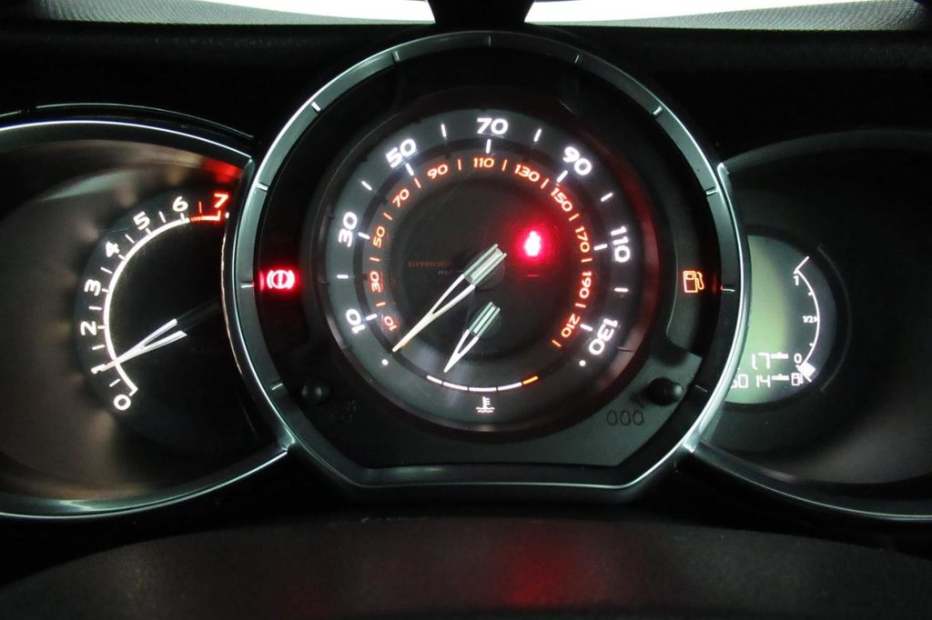 USED 2014 14 CITROEN DS3 1.6 DSTYLE PLUS 3d 120 BHP 
