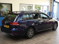 USED 2017 17 VOLKSWAGEN GOLF 1.6 SE NAVIGATION TDI BLUEMOTION TECHNOLOGY 5d 114 BHP SAT NAV PARKING SENSORS