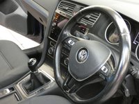 USED 2017 17 VOLKSWAGEN GOLF 1.6 SE NAVIGATION TDI BLUEMOTION TECHNOLOGY 5d 114 BHP SAT NAV PARKING SENSORS