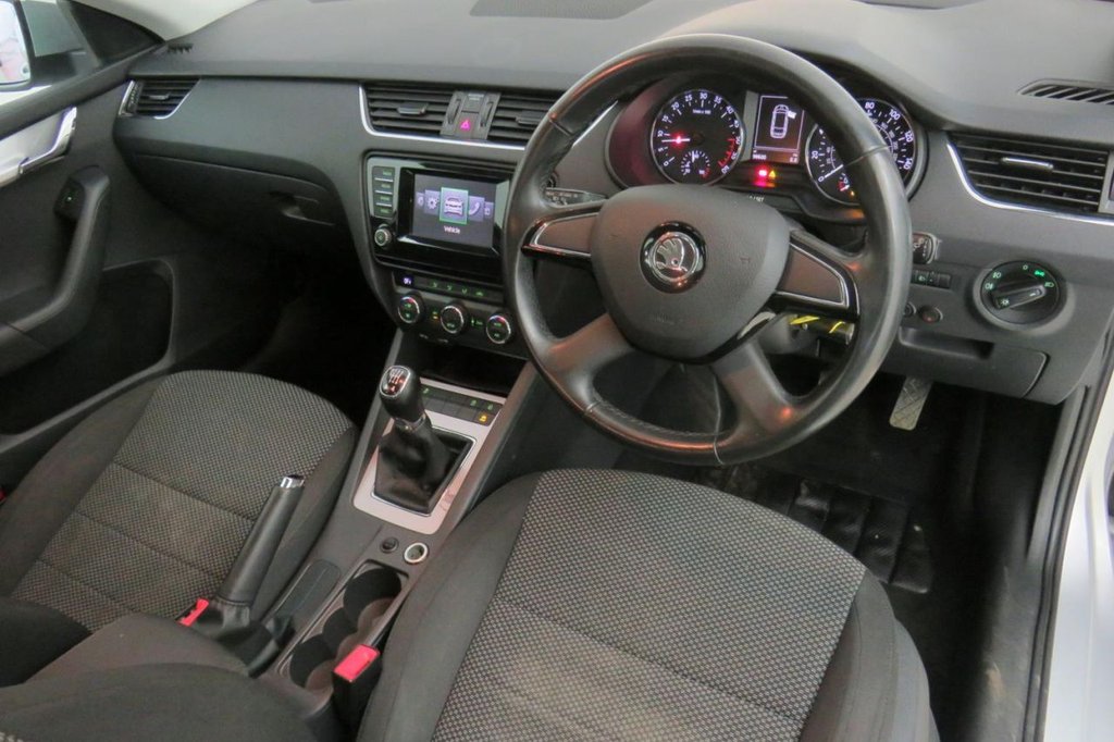 USED 2014 64 SKODA OCTAVIA 1.6 SE TDI CR 5d 4X4 
