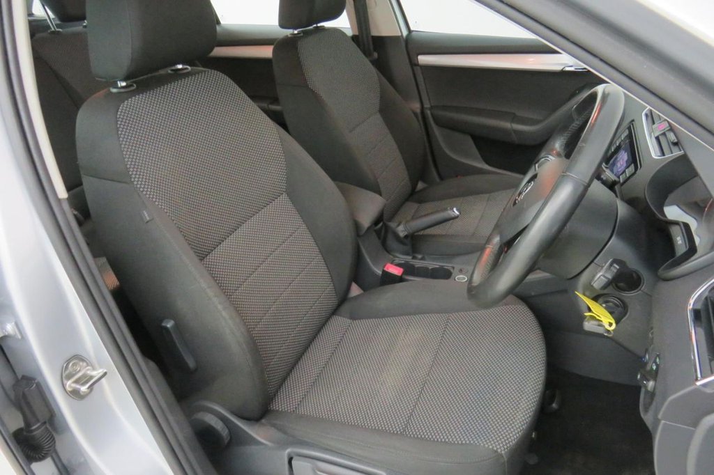 USED 2014 64 SKODA OCTAVIA 1.6 SE TDI CR 5d 4X4 