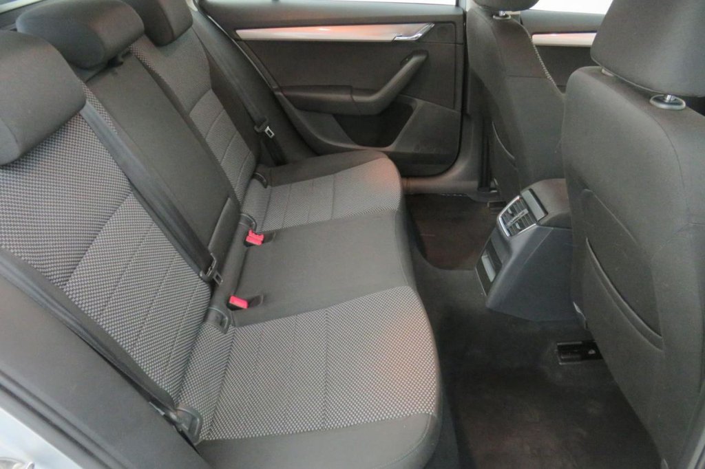 USED 2014 64 SKODA OCTAVIA 1.6 SE TDI CR 5d 4X4 