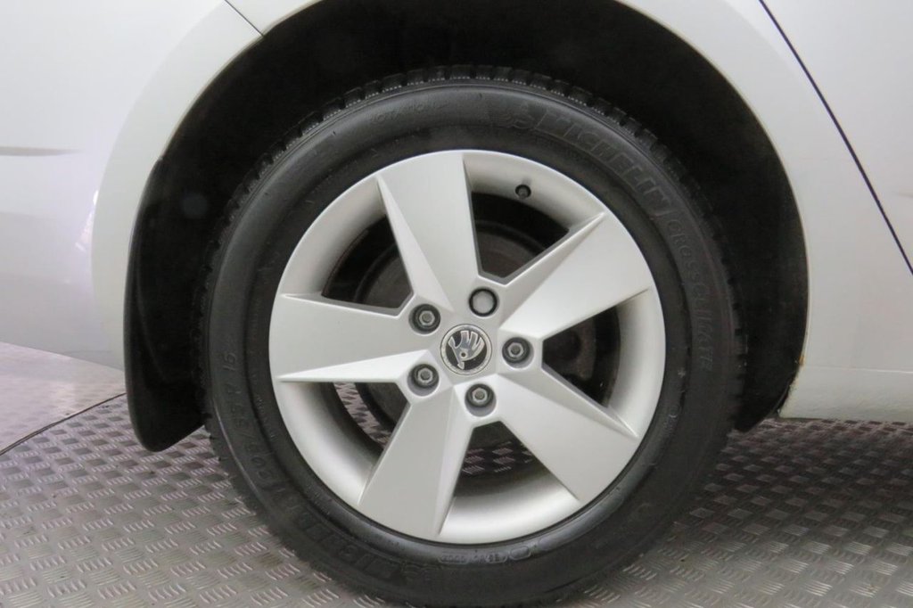 USED 2014 64 SKODA OCTAVIA 1.6 SE TDI CR 5d 4X4 