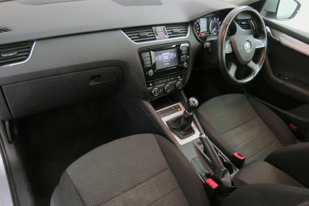 USED 2014 64 SKODA OCTAVIA 1.6 SE TDI CR 5d 4X4 