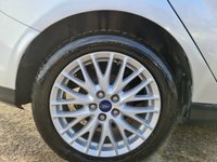 USED 2013 63 FORD FOCUS 1.0 ZETEC 5d 124 BHP FORD FOCUS 1.0 ZETEC 5d 124 BHP