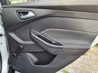 USED 2013 63 FORD FOCUS 1.0 ZETEC 5d 124 BHP FORD FOCUS 1.0 ZETEC 5d 124 BHP