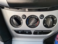 USED 2013 63 FORD FOCUS 1.0 ZETEC 5d 124 BHP FORD FOCUS 1.0 ZETEC 5d 124 BHP