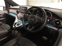 USED 2020 20 MERCEDES-BENZ V-CLASS 2.0 V 220 D AMG LINE L 5d 161 BHP * PANORAMIC ROOF * CLIMATE CONTROL *  8 SEATS * NAV * PARKING SENSORS * 19 INCH ALLOY WHEELS * PRIVACY GLASS *
