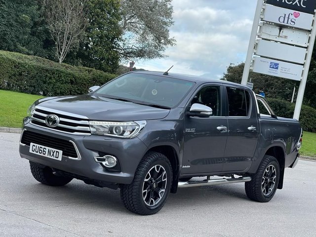 2016 66 Toyota HI-Lux 2.4 INVINCIBLE X 4WD D-4D DCB 148 BHP