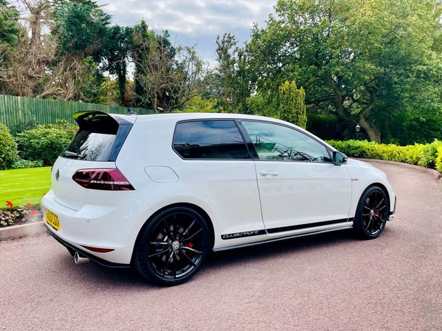 View our VOLKSWAGEN GOLF