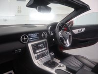 USED 2013 63 MERCEDES-BENZ SLK 1.8 SLK200 AMG SPORT EDITION 2d 184 BHP WITH LOW MILEAGE AND A GREAT MERCEDES SERVICE RECORD