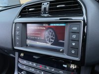 USED 2016 16 JAGUAR F-PACE 2.0 PRESTIGE AWD 5d 178 BHP 