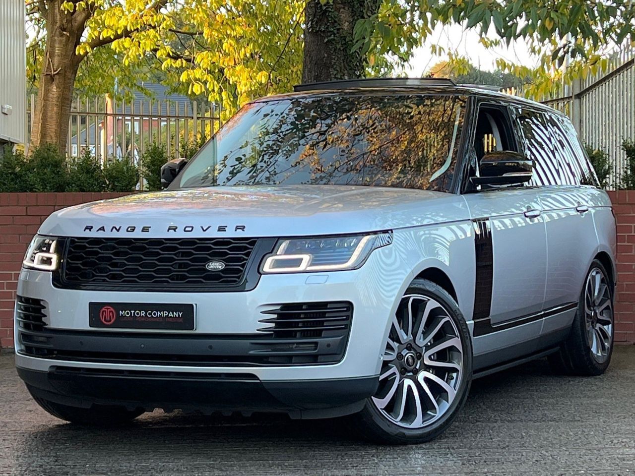 2018 68 LAND ROVER RANGE ROVER 4.4 SD V8 Autobiography Auto 4WD (s/s) 5dr