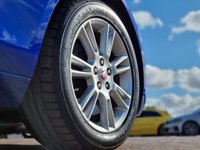 USED 2018 68 JAGUAR XE 2.0 PRESTIGE 4d 198 BHP GLASS ROOF, LIGHT OYSTER LEATHER