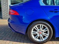USED 2018 68 JAGUAR XE 2.0 PRESTIGE 4d 198 BHP GLASS ROOF, LIGHT OYSTER LEATHER